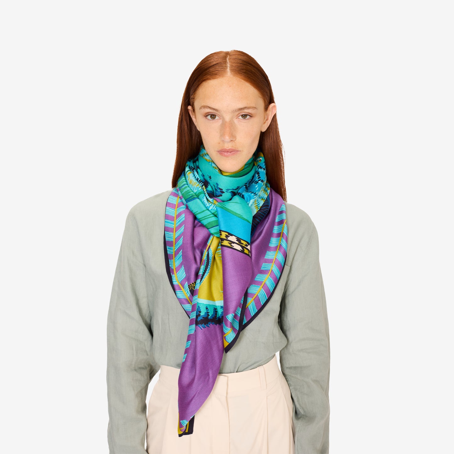 Carré 130 - Toucan - Violet