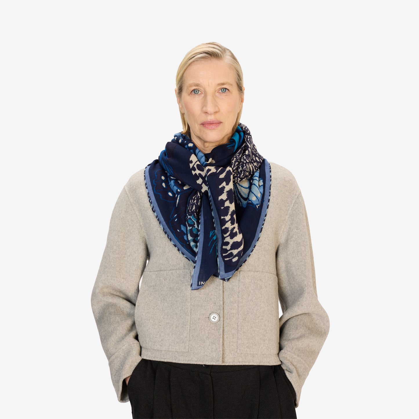 Square 130 - Papillons - Blue