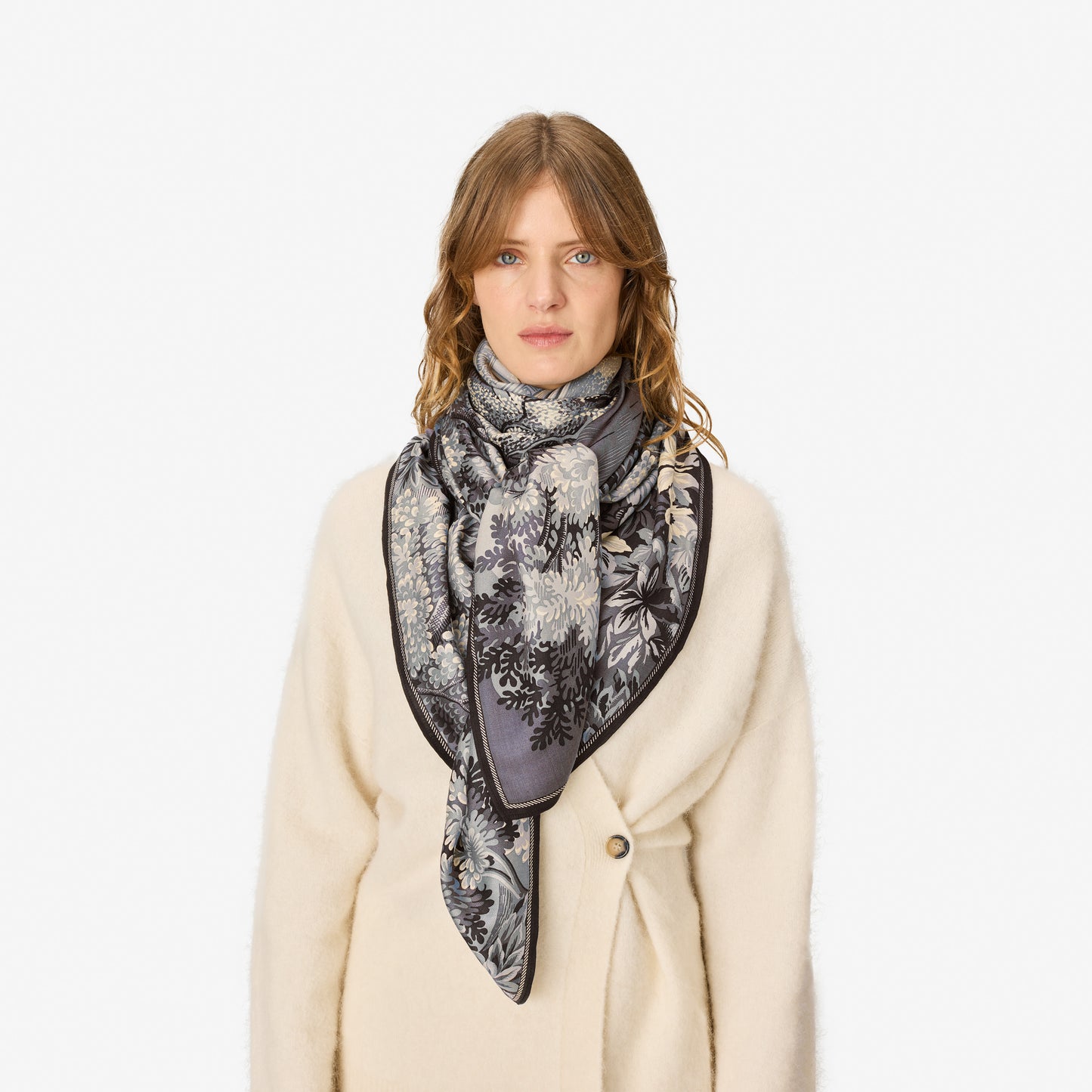 Square 130 - Come - Grey